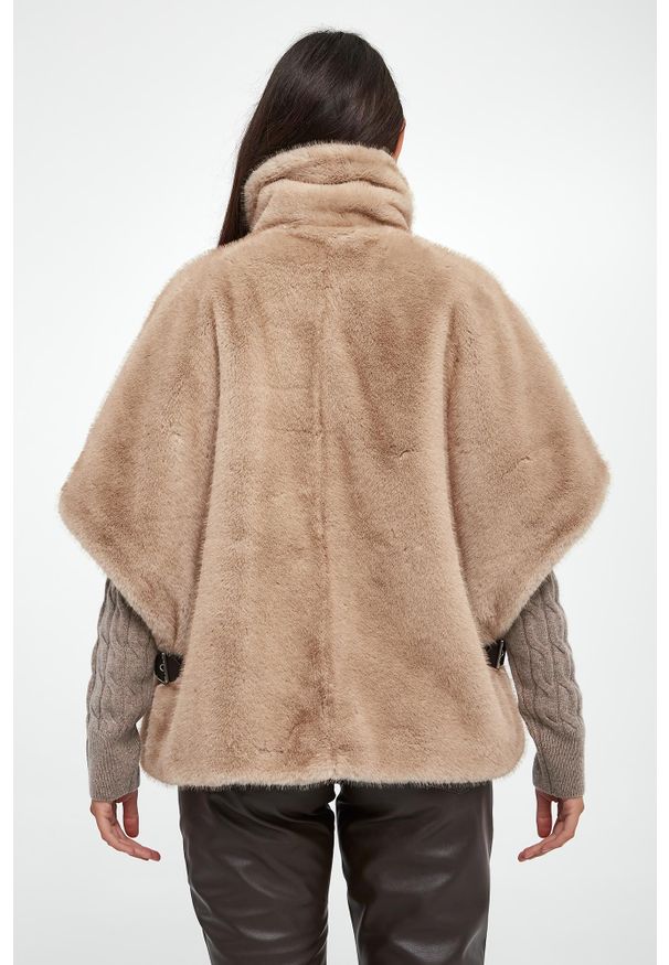 Pinko - Ponczo futrzane Comodino PINKO. Materiał: futro