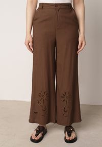 Born2be - Brązowy Rustykalny Komplet z Bawełną z Ażurowym Wzorem Spodnie i Koszula Anael. Kolor: brązowy. Materiał: bawełna. Wzór: ażurowy #3