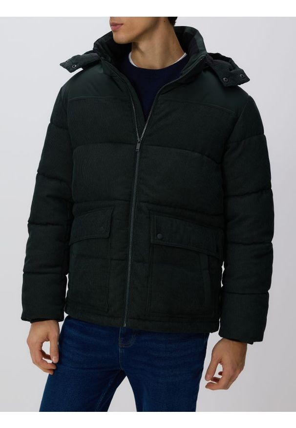 Reserved - Sztruksowa kurtka z kapturem - ciemnozielony. Typ kołnierza: kaptur. Kolor: zielony. Materiał: sztruks