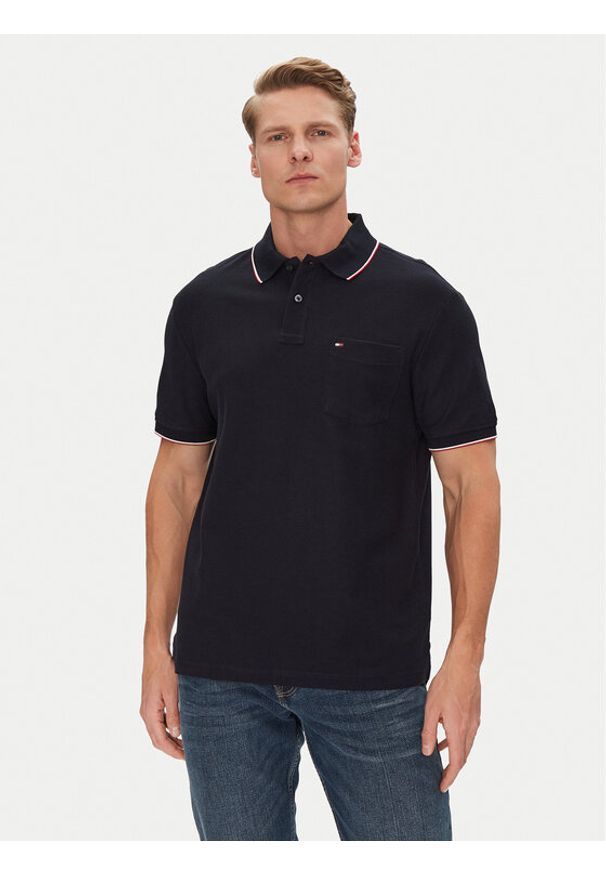 TOMMY HILFIGER - Tommy Hilfiger Polo MW0MW38457 Granatowy Classic Fit. Typ kołnierza: polo. Kolor: niebieski. Materiał: bawełna