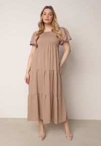 Born2be - Beżowa Wiskozowa Sukienka z Bufiastymi Rękawami i Marszczoną Górą Liones. Okazja: na co dzień. Kolor: beżowy. Materiał: wiskoza. Długość rękawa: krótki rękaw. Sezon: lato. Typ sukienki: proste. Styl: wakacyjny, casual #5