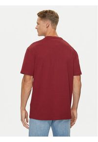 Tommy Jeans T-Shirt Signature Twist DM0DM19683 Czerwony Regular Fit. Kolor: czerwony. Materiał: bawełna