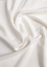 Renee - Biała Bluzka z Wiskozą i Dekoltem w Serek o Kroju Typu Nietoperz Haidare. Okazja: na co dzień. Typ kołnierza: dekolt w serek. Kolor: biały. Materiał: wiskoza. Styl: casual #5