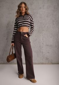 Renee - Brązowy Pasiasty Sweter z Kołnierzem i Guzikami Marlea. Okazja: na randkę. Kolor: brązowy. Materiał: wiskoza, skóra, jeans. Styl: elegancki, klasyczny #3