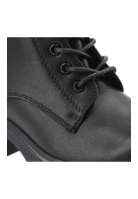 Czarne Kozaki Vinceza Eleganckie Obuwie Damskie Na Obcasie. Okazja: na co dzień. Zapięcie: sznurówki. Kolor: czarny. Szerokość cholewki: normalna. Wzór: moro. Wysokość cholewki: przed kolano. Materiał: skóra. Sezon: zima, jesień. Obcas: na obcasie. Styl: elegancki. Wysokość obcasa: średni #7