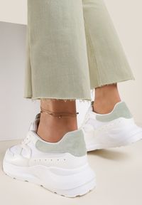 Renee - Biało-Miętowe Sneakersy Lythienne. Wysokość cholewki: przed kostkę. Nosek buta: okrągły. Kolor: biały. Materiał: materiał. Szerokość cholewki: normalna #2