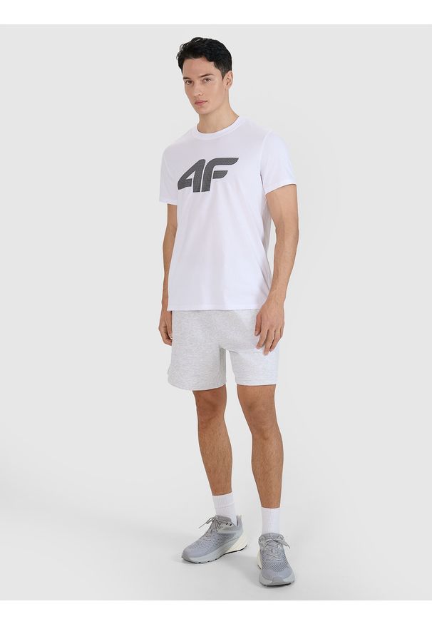 4f - 4F T-shirt regular z nadrukiem męski - biały L. Okazja: na co dzień. Kolor: biały. Materiał: bawełna, dzianina, jersey. Długość rękawa: krótki rękaw. Długość: krótkie. Wzór: nadruk. Styl: klasyczny, casual, sportowy