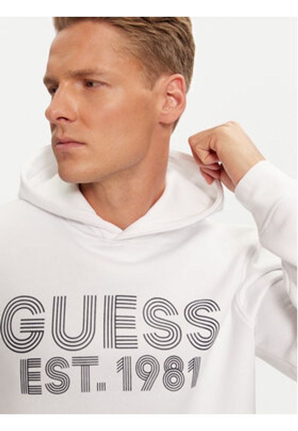 Guess Bluza M4YQ36 K9Z21 Biały Regular Fit. Kolor: biały. Materiał: syntetyk, bawełna