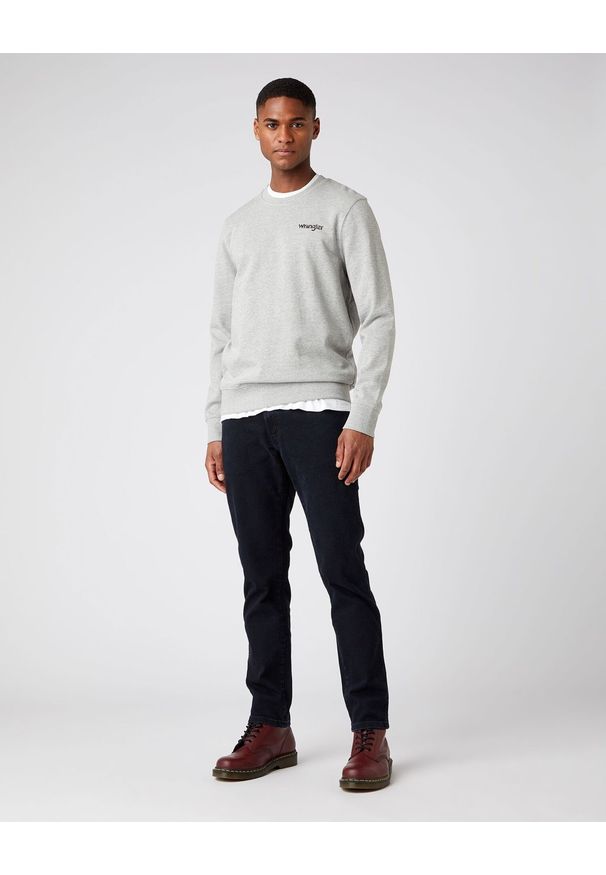 Wrangler - WRANGLER POSITIVE VIBES SWEAT MĘSKA BLUZA KLASYCZNA NADRUK MID GREY MEL W6F6H1X37 112141479. Wzór: nadruk. Styl: klasyczny