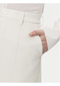 BARDOT - Bardot Spodnie z imitacji skóry 58936PB1 Biały Regular Fit. Kolor: biały. Materiał: skóra #4