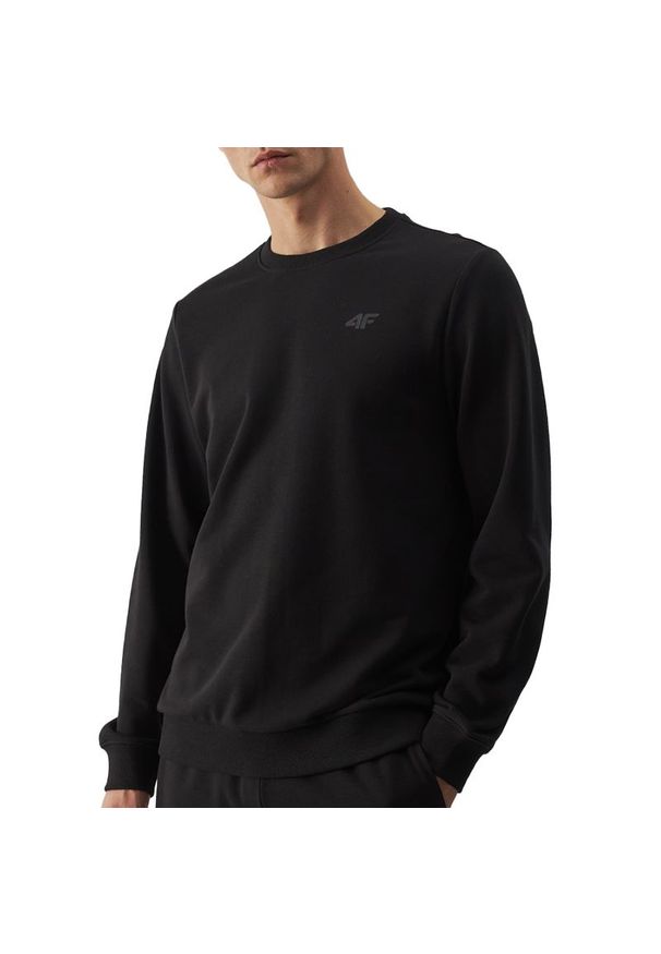 4f - Bluza 4F WMM00TSWSM146520S - czarna. Typ kołnierza: bez kaptura. Kolor: czarny. Materiał: poliester, bawełna, materiał. Styl: klasyczny, sportowy