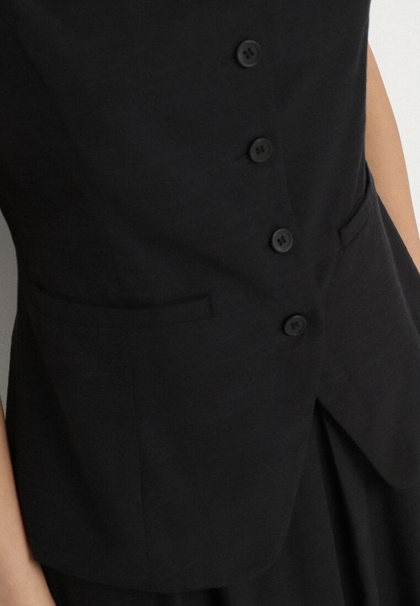 Born2be - Czarna Rozpinana Kamizelka z Imitacją Kieszeni Haladiela. Okazja: na co dzień, na spotkanie biznesowe. Kolor: czarny. Materiał: jeans. Styl: casual, biznesowy, elegancki, klasyczny