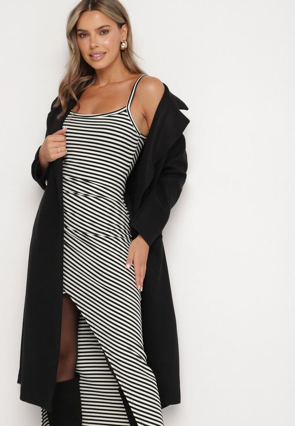 Born2be - Czarno-Biała Bawełniana Sukienka na Ramiączkach o Asymetrycznym Kroju Orisala. Okazja: na co dzień. Kolor: czarny. Materiał: bawełna. Długość rękawa: na ramiączkach. Typ sukienki: asymetryczne. Styl: casual, elegancki