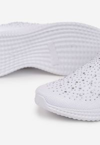 Born2be - Białe Sneakersy. Nosek buta: okrągły. Zapięcie: bez zapięcia. Kolor: biały. Materiał: materiał. Szerokość cholewki: normalna. Wzór: aplikacja #5