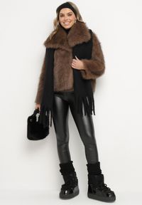 Born2be - Brązowa Futrzana Kurtka z Szerokim Kołnierzem Merionnie. Kolor: brązowy. Materiał: futro. Styl: elegancki #5