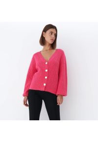 Mohito - Miękki sweter ze złotymi guzikami Eco Aware - Różowy. Kolor: różowy