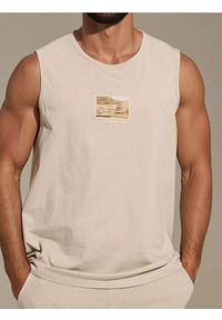 Sinsay - Tank top z ozdobnym drobnym nadrukiem - beżowy. Kolor: beżowy. Wzór: nadruk