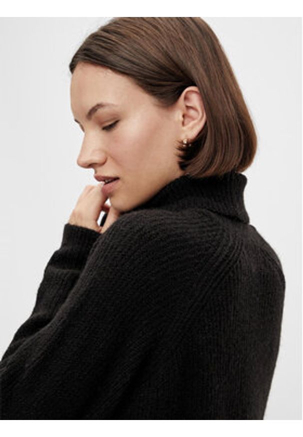 Pieces Sukienka dzianinowa Ellen 17119500 Czarny Regular Fit. Kolor: czarny. Materiał: syntetyk