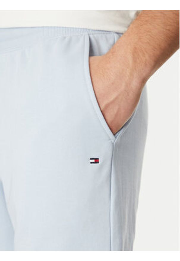 TOMMY HILFIGER - Tommy Hilfiger Szorty materiałowe Essential Terry Sweatshort MW0MW37240 Błękitny Regular Fit. Kolor: niebieski. Materiał: bawełna
