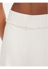 Hugo - HUGO Spodnie dresowe Nuembrie_B 50563984 Kremowy Relaxed Fit. Kolor: kremowy. Materiał: bawełna #2