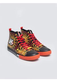 Big-Star - Trampki wysokie ze skóry ekologicznej z nadrukiem WOśP czarne TT174401 906. Okazja: na spacer. Zapięcie: pasek. Kolor: czarny. Materiał: skóra ekologiczna. Wzór: nadruk. Styl: wizytowy #5