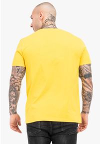 TAPOUT - T-shirt o klasycznym kroju Tapout Blade. Kolor: wielokolorowy, żółty, czarny #2