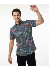 Granatowa Bawełniana Koszula Męska, Krótki Rękaw, Prosty Krój -Brave Soul- w Paski, Ananasy. Okazja: na co dzień. Kolor: niebieski. Materiał: bawełna. Długość rękawa: krótki rękaw. Długość: krótkie. Wzór: paski. Sezon: lato. Styl: casual #2