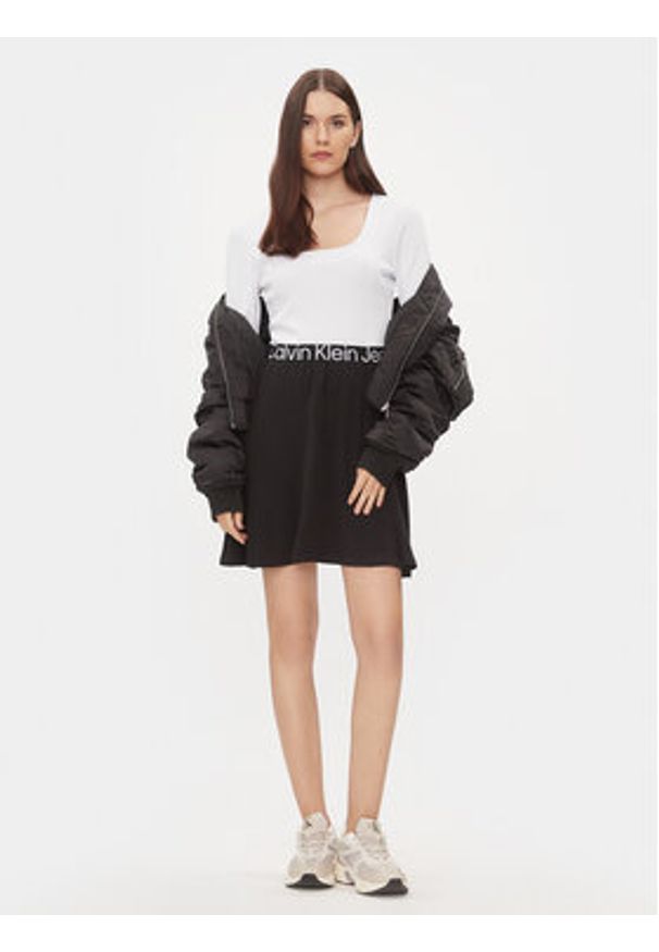 Calvin Klein Jeans Sukienka codzienna J20J222523 Kolorowy Regular Fit. Okazja: na co dzień. Materiał: syntetyk. Wzór: kolorowy. Typ sukienki: proste. Styl: casual