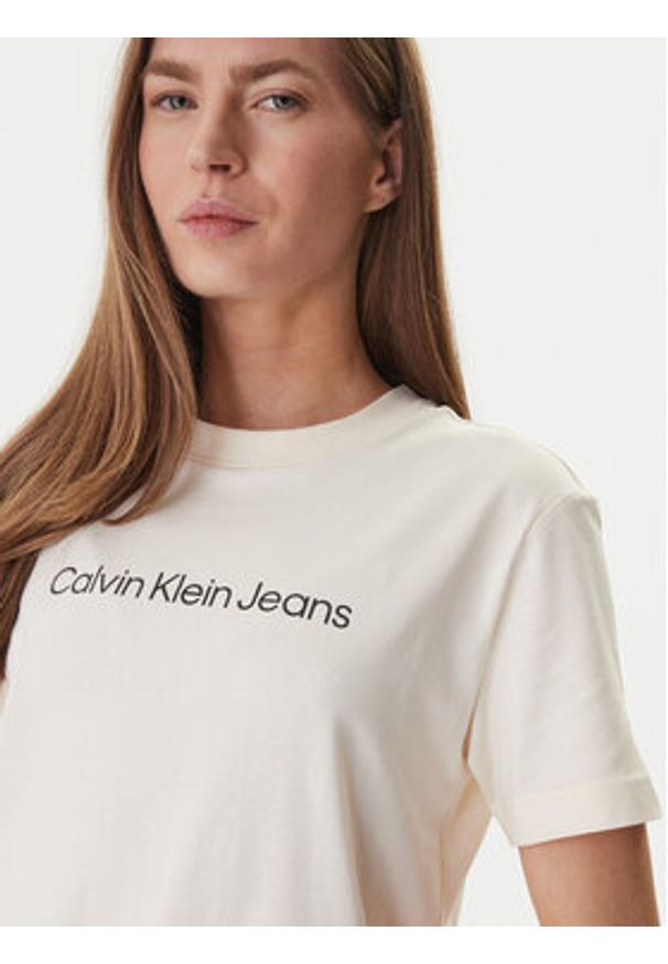 Calvin Klein Jeans T-Shirt LV047C912G Écru Regular Fit. Kolor: kremowy. Materiał: bawełna
