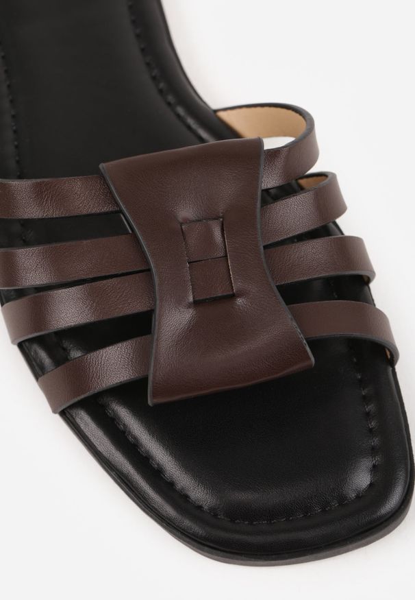 Renee - Brązowe Klapki z Geometryczną Cholewką Lilinerris. Okazja: na co dzień. Kolor: brązowy. Materiał: jeans. Wzór: geometria. Sezon: lato. Styl: casual