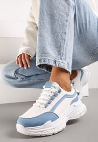 Born2be - Biało-Niebieskie Sneakersy na Grubej Podeszwie z Materiałowymi Wstawkami Kendria. Kolor: biały. Materiał: materiał #3
