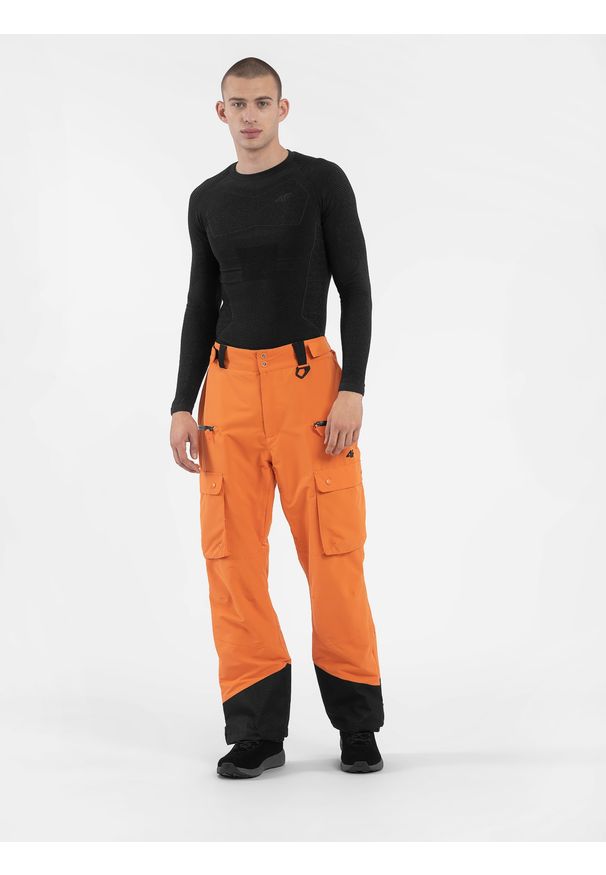 4f - Spodnie snowboardowe membrana 10 000 męskie. Kolor: pomarańczowy. Materiał: materiał. Sezon: zima. Sport: snowboard