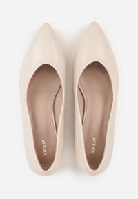 Born2be - Beżowe Czółenka VICES na Obcasie z Geometrycznym Zdobieniem Balsara. Okazja: na co dzień, do pracy, na spotkanie biznesowe. Kolor: beżowy. Materiał: prążkowany, jeans. Wzór: geometria, aplikacja. Obcas: na obcasie. Styl: klasyczny, casual, biznesowy, elegancki. Wysokość obcasa: średni #8