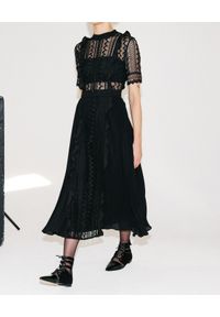 SELF PORTRAIT - Czarna koronkowa sukienka. Kolor: czarny. Materiał: koronka. Typ sukienki: plisowane, rozkloszowane. Długość: midi #1