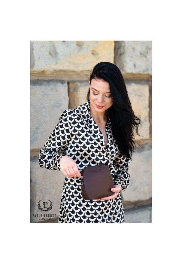 Listonoszka skórzana PAOLO PERUZZI IN-61-BR brązowa. Kolor: brązowy. Sezon: wiosna, zima, jesień, lato. Materiał: skórzane. Rodzaj torebki: na ramię