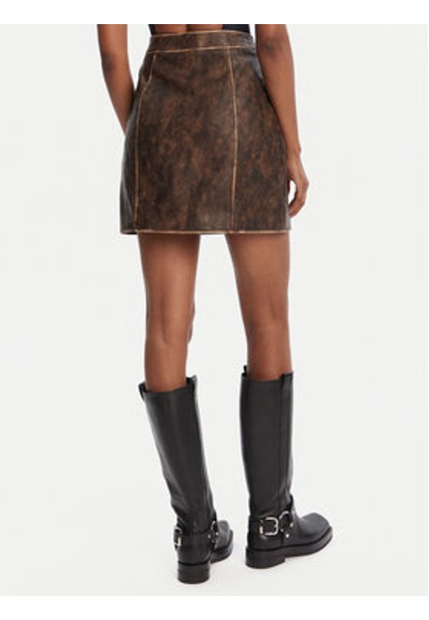 Guess Spódnica z imitacji skóry W5YD46 WHDI0 Brązowy Regular Fit. Kolor: brązowy. Materiał: skóra