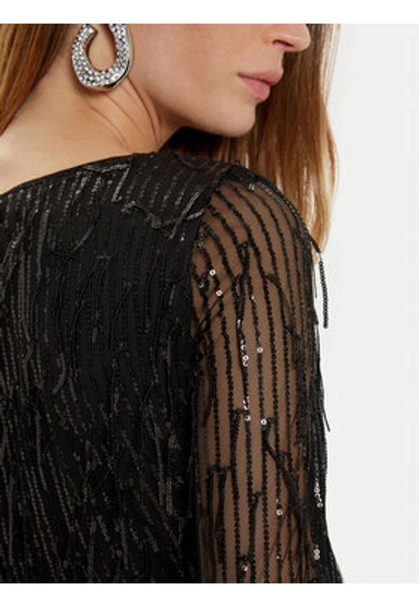 only - ONLY Bluzka Spacy 15331803 Czarny Cropped Fit. Kolor: czarny. Materiał: syntetyk