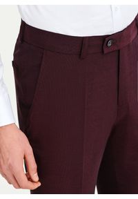 Pako Lorente - PAKO LORENTE - Bordowe spodnie ganiturowe. Kolor: czerwony. Materiał: poliester, wiskoza, elastan. Wzór: gładki. Sezon: wiosna, lato #2