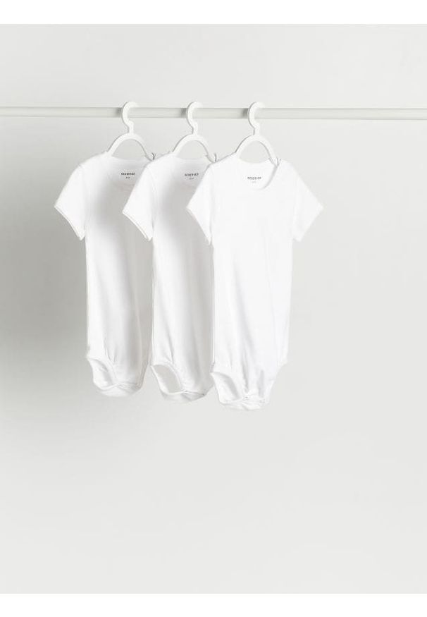 Reserved - Body 3 pack - biały. Kolor: biały. Materiał: dzianina, bawełna