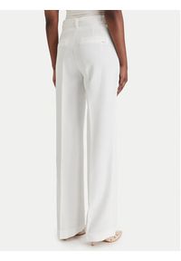 Guess Spodnie materiałowe W6GB05 W1765 Biały Regular Fit. Kolor: biały. Materiał: syntetyk #5