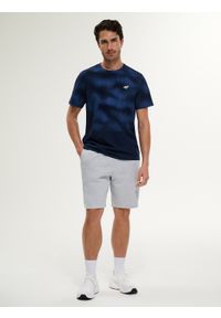 4f - 4F T-shirt regular z nadrukiem męski - granatowy S. Okazja: na co dzień. Kolor: niebieski. Materiał: jeans, dresówka, bawełna, dzianina. Wzór: nadruk. Styl: casual, klasyczny #2