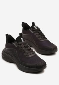 Born2be - Czarne Buty Sportowe Sneakersy Ozdobione Tłoczonym Wzorem Axevia. Kolor: czarny. Materiał: dresówka. Wzór: aplikacja #3