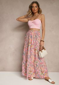 Renee - Różowa Spódnica Rozkloszowana High Waist z Motywem Paisley Nevolissa. Okazja: na co dzień. Stan: podwyższony. Kolor: różowy. Wzór: paisley. Styl: casual #5