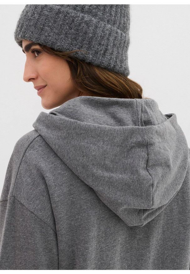 bonprix - Sukienka dresowa z bawełny organicznej. Typ kołnierza: kaptur. Kolor: szary. Materiał: bawełna, dresówka