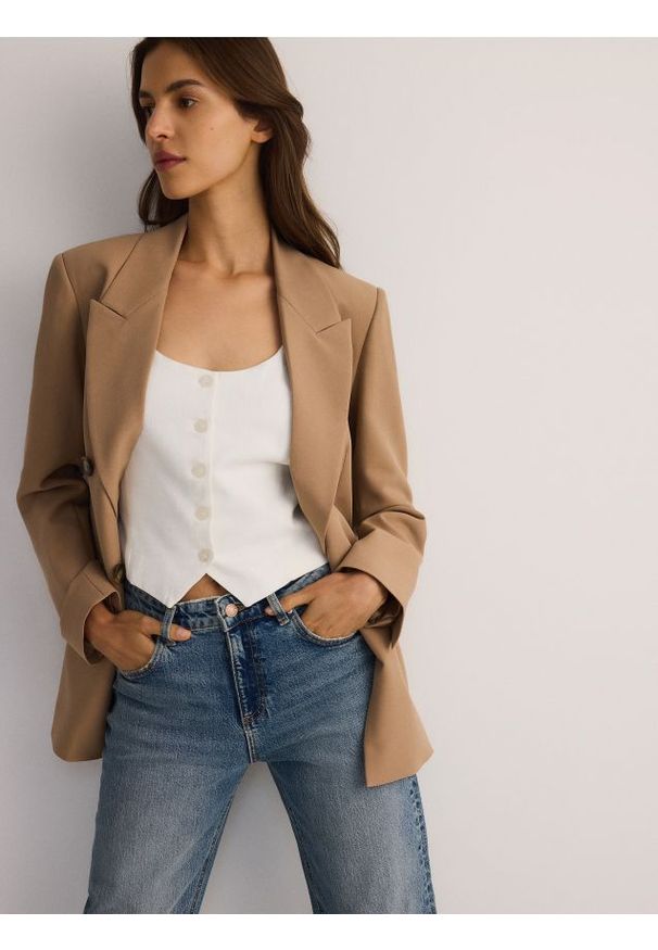 Reserved - Taliowana kamizelka z lnem - biały. Kolor: biały. Materiał: len