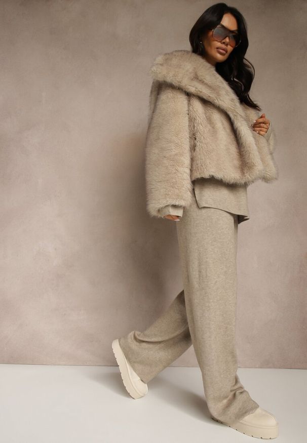 Renee - Beżowy Komplet Oversize z Dzianiny z Wełną Sweter i Szerokie Spodnie Alenria. Kolor: beżowy. Materiał: wełna, dzianina