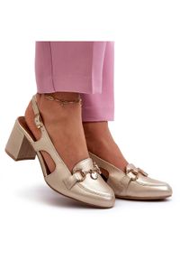 Skórzane Sandały Na Słupku Maciejka 06419-25 Złote złoty. Zapięcie: pasek. Kolor: złoty. Materiał: skóra. Obcas: na słupku. Styl: elegancki. Wysokość obcasa: średni #10