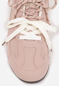 Born2be - Różowe Sneakersy Ozdobione Przeszyciami i Podwójnym Sznurowaniem Coraera. Okazja: na co dzień. Zapięcie: sznurówki. Kolor: różowy. Materiał: jeans, materiał. Wzór: aplikacja #8