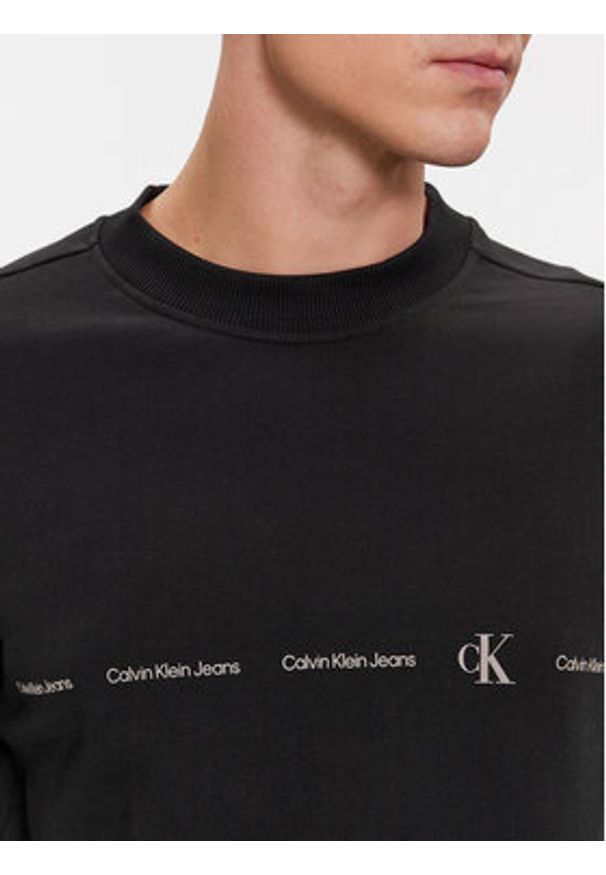 Calvin Klein Jeans Bluza Logo Repeat J30J324624 Czarny Regular Fit. Kolor: czarny. Materiał: bawełna