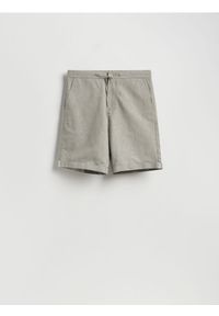 Reserved - Szorty regular z dodatkiem lnu - oliwkowy. Kolor: oliwkowy. Materiał: len